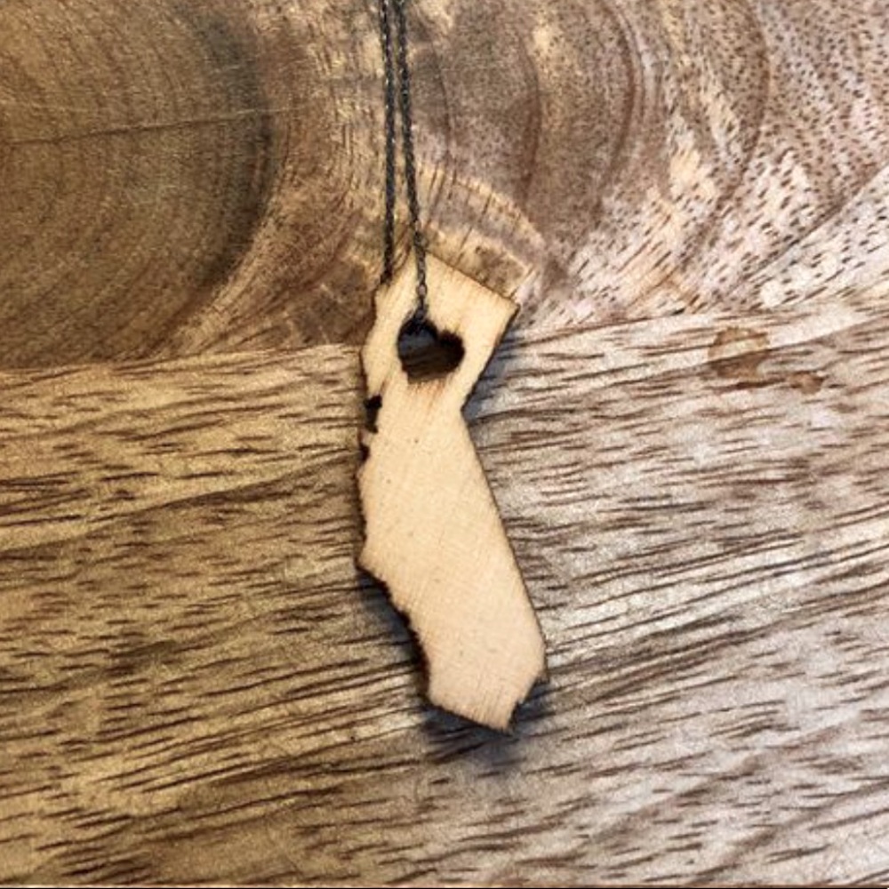 NWOT California Love pendant‎ necklace